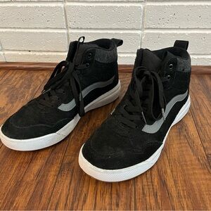 Van’s Men Size 10 Sk8-Hi Shoe